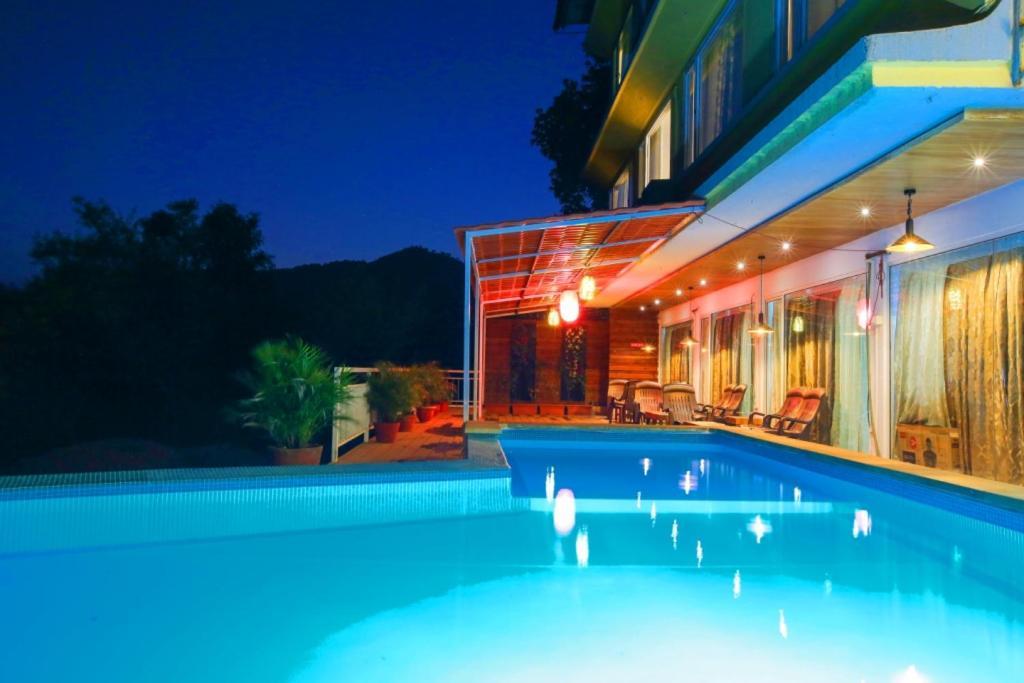 Lake View Resort Лонавала Екстериор снимка