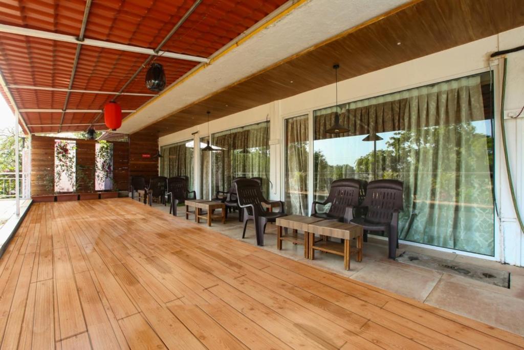Lake View Resort Лонавала Екстериор снимка