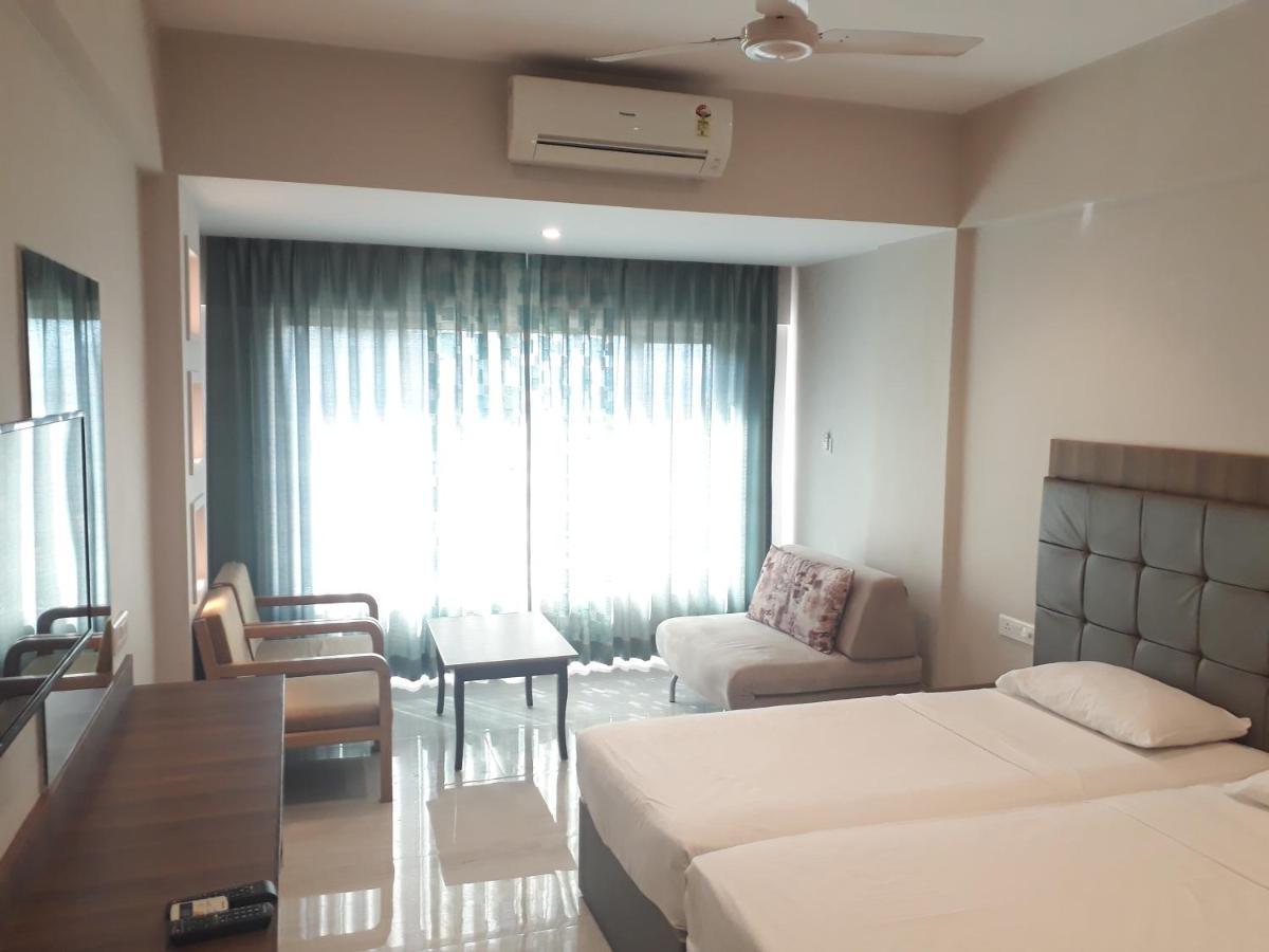 Lake View Resort Лонавала Екстериор снимка